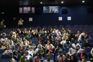 نمایش اختصاصی یک فیلم برای فارسی آموزان خارجی
