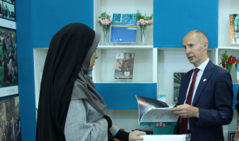 تجارت و ادبیات با یکدیگر مرتبط هستند