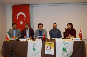 نقد و بررسی ادبیات ایران پس از انقلاب اسلامی در آنکارا